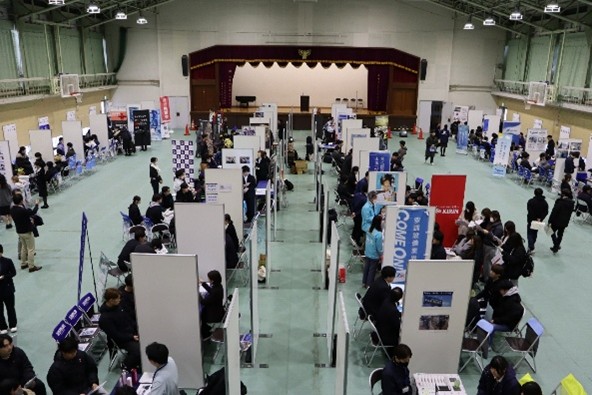 テクノジョブフェスタに学生が参加しました。